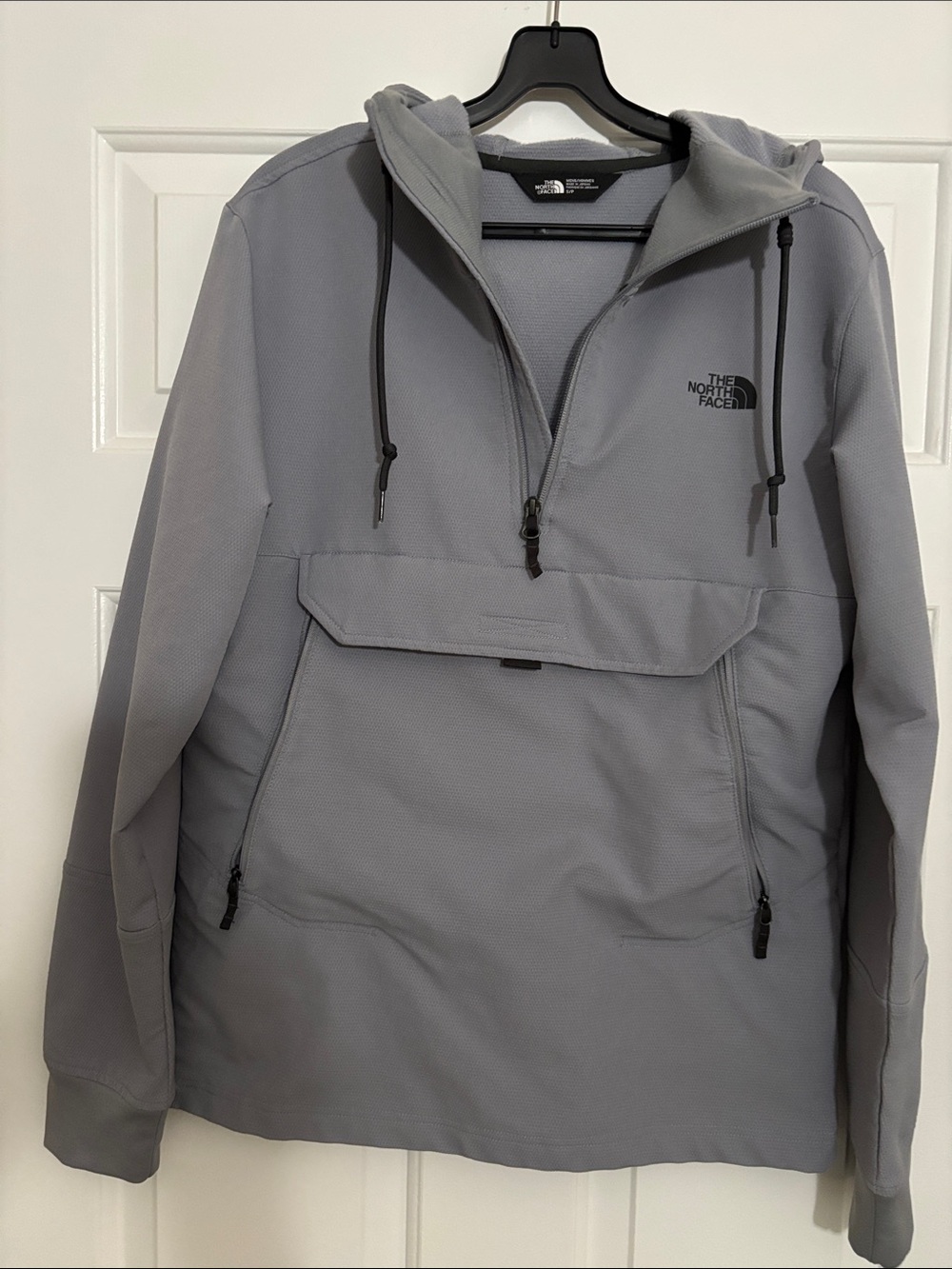 The North Face Men's Light Gray Hooded Windbreaker Pullover